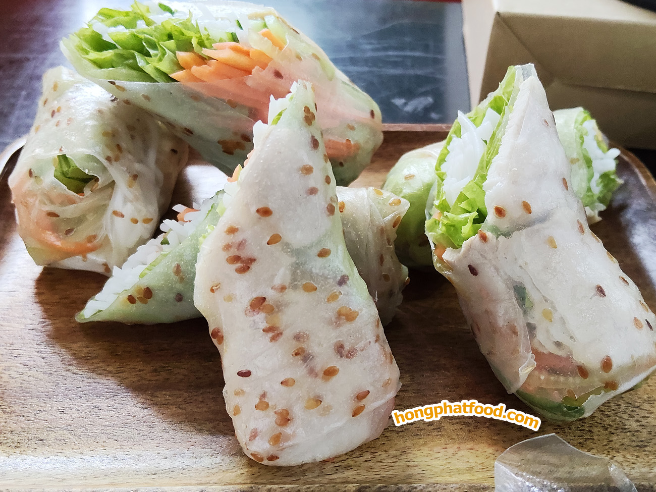 Spring roll with sesame rice paper