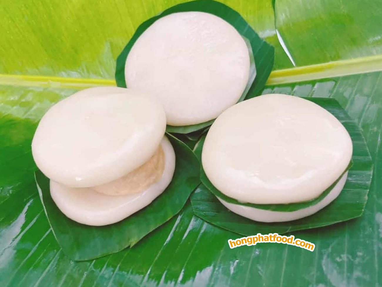 Vietnamese sticky rice cake with pork sausage