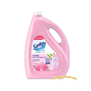 Sunlight Herbal Essential Oil Lily & White Tea Floor Cleaner 3.6kg removes dirt, dries quickly, and leaves floors fresh with a long-lasting floral fragrance